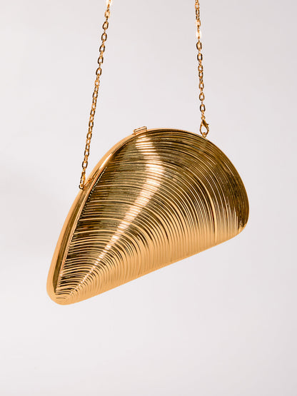 Maika Seashell Convertible Clutch In Gold 