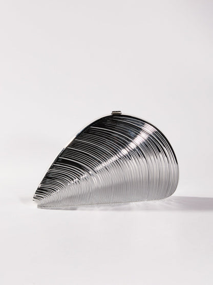 Maika Seashell Convertible Clutch In Silver 